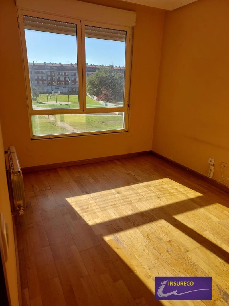 Piso en venta León. Ref: 2335. Insureco León