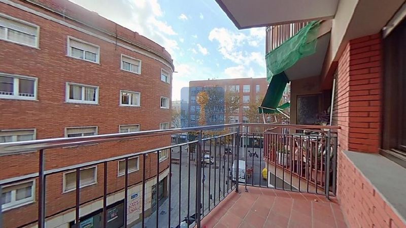 Piso en venta Cornellà de Llobregat, Barcelona. Ref: 1851. Inveriba