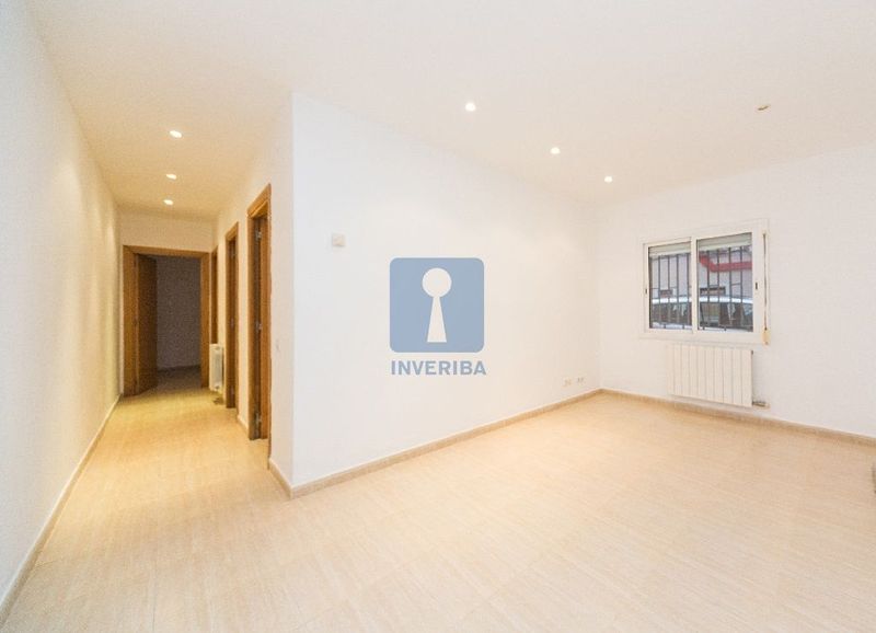 Piso en venta Sant Adrià de Besòs, Barcelona. Ref: 4066. Inveriba