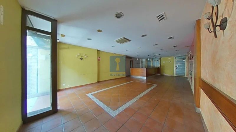 Local Comercial en venta Cornellà de Llobregat, Barcelona. Ref: 5028. Inveriba