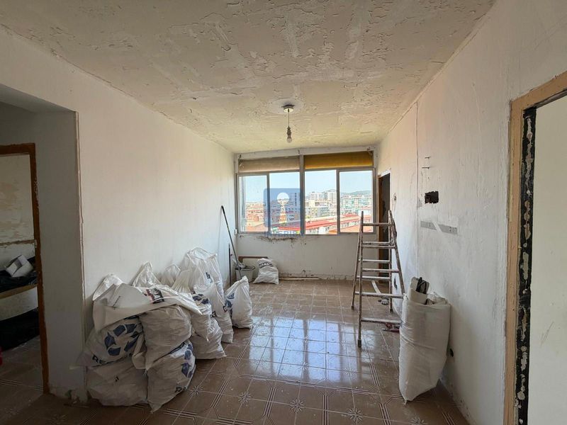 Piso en venta Cornellà de Llobregat, Barcelona. Ref: 5430. Inveriba