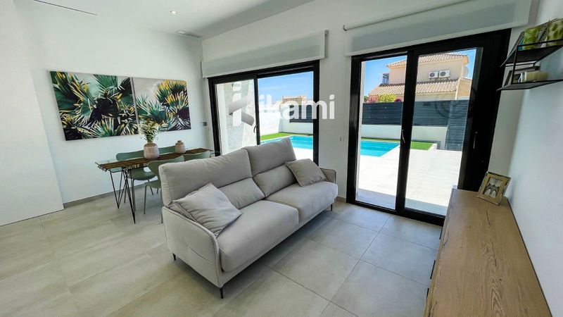 Chalet Independiente en venta Pinar De Campoverde, Alicante. Ref: 1679. IKAMI ESPAÑA