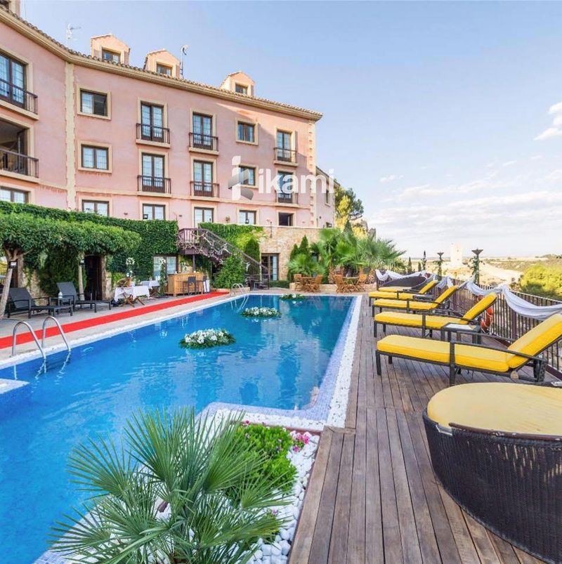 Edificio Singular en venta Alarcon, Cuenca. Ref: 3253. IKAMI ESPAÑA