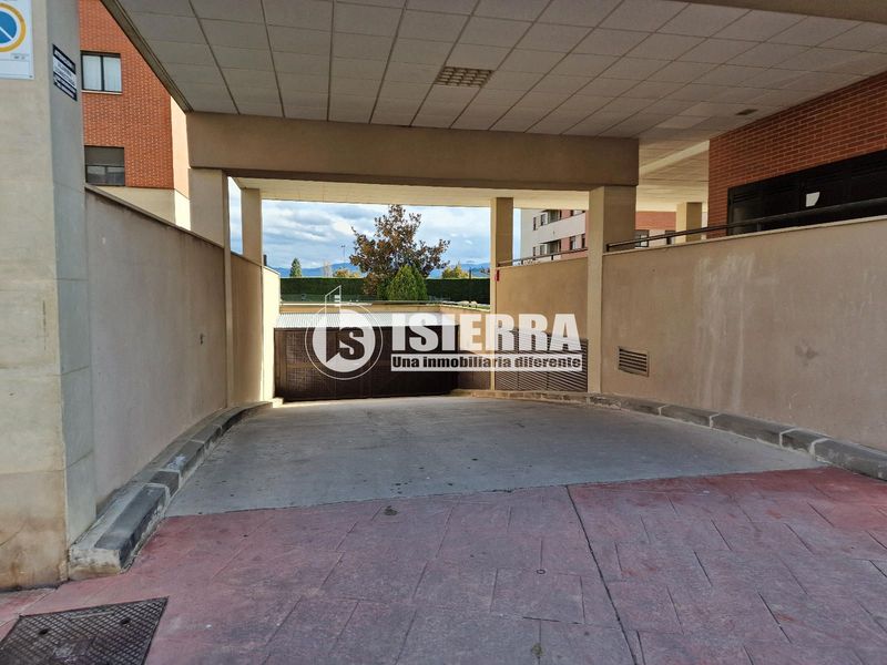 Garaje en venta Logroño, La Rioja. Ref: 1061. ISIERRA inmobiliaria