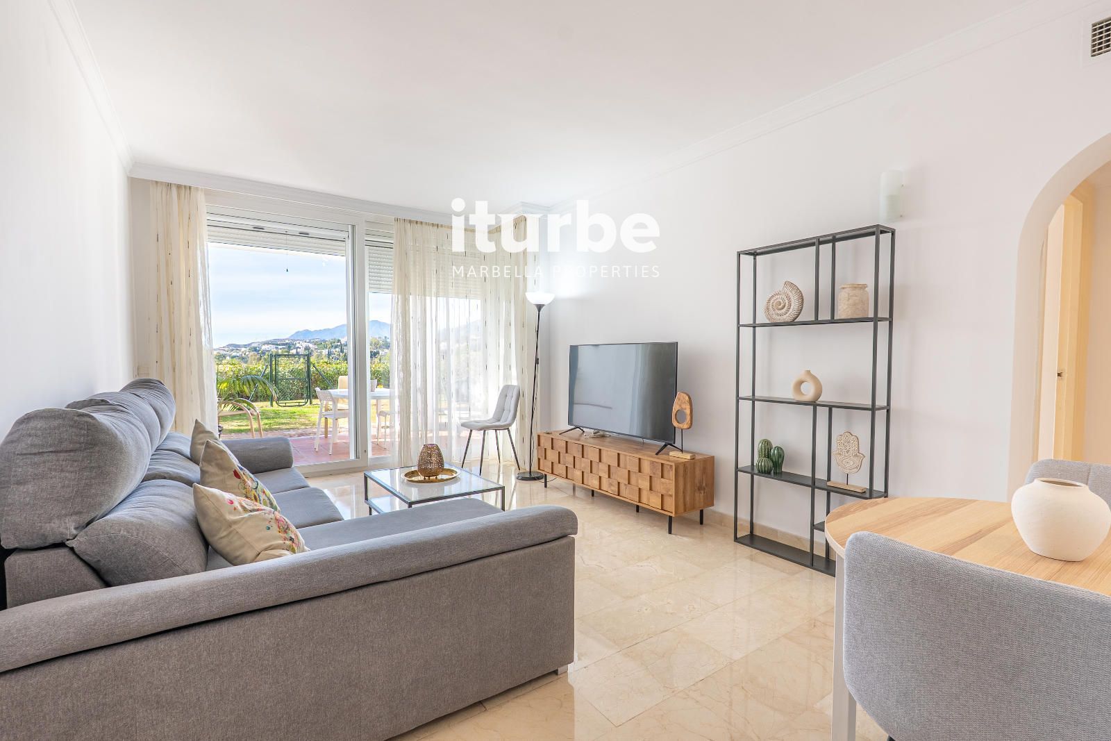 Appartement  à louer Benahavis, Málaga. Ref: 1472. Iturbe Properties