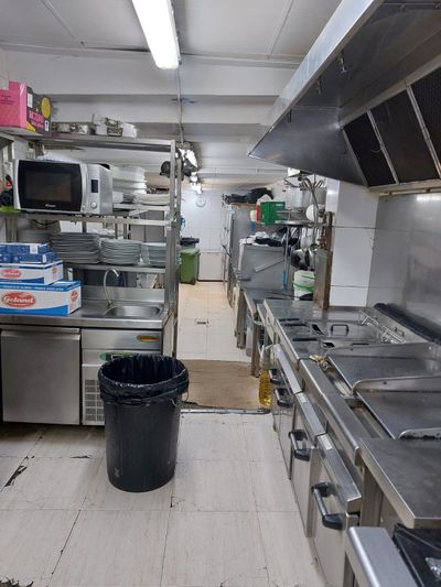 Comercial Premise for sale y trade transfer Barcelona. Ref: 2555. JS 