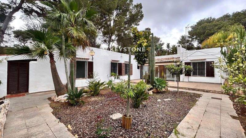 Detached Villa for rent Sol De Mallorca, Baleares. Ref: 2759. Keystone Real Estate & Yachts