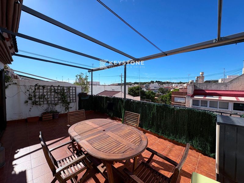 Ático en alquiler Alicante/Alacant, Alicante. Ref: 3205. Keystone Real Estate & Yachts