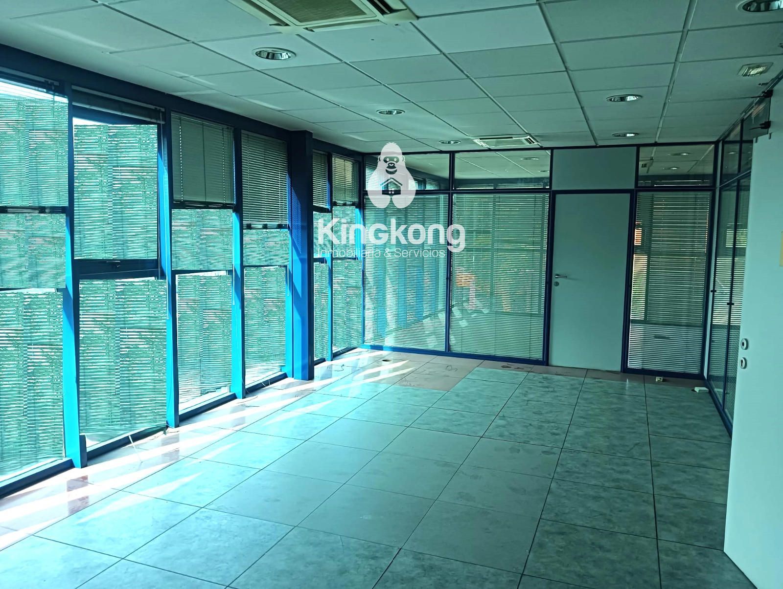 REPRESENTATIVE BUILDING FOR SALE IN TORREJÓN DE ARDOZ, MADRID. - Foto 13