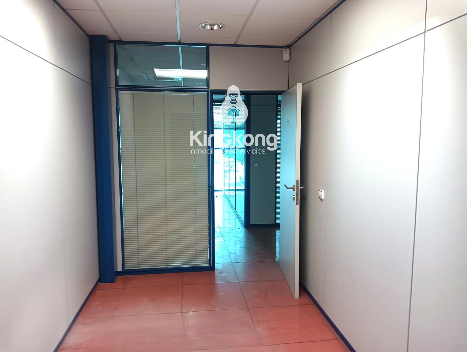 REPRESENTATIVE BUILDING FOR SALE IN TORREJÓN DE ARDOZ, MADRID. - Foto 20