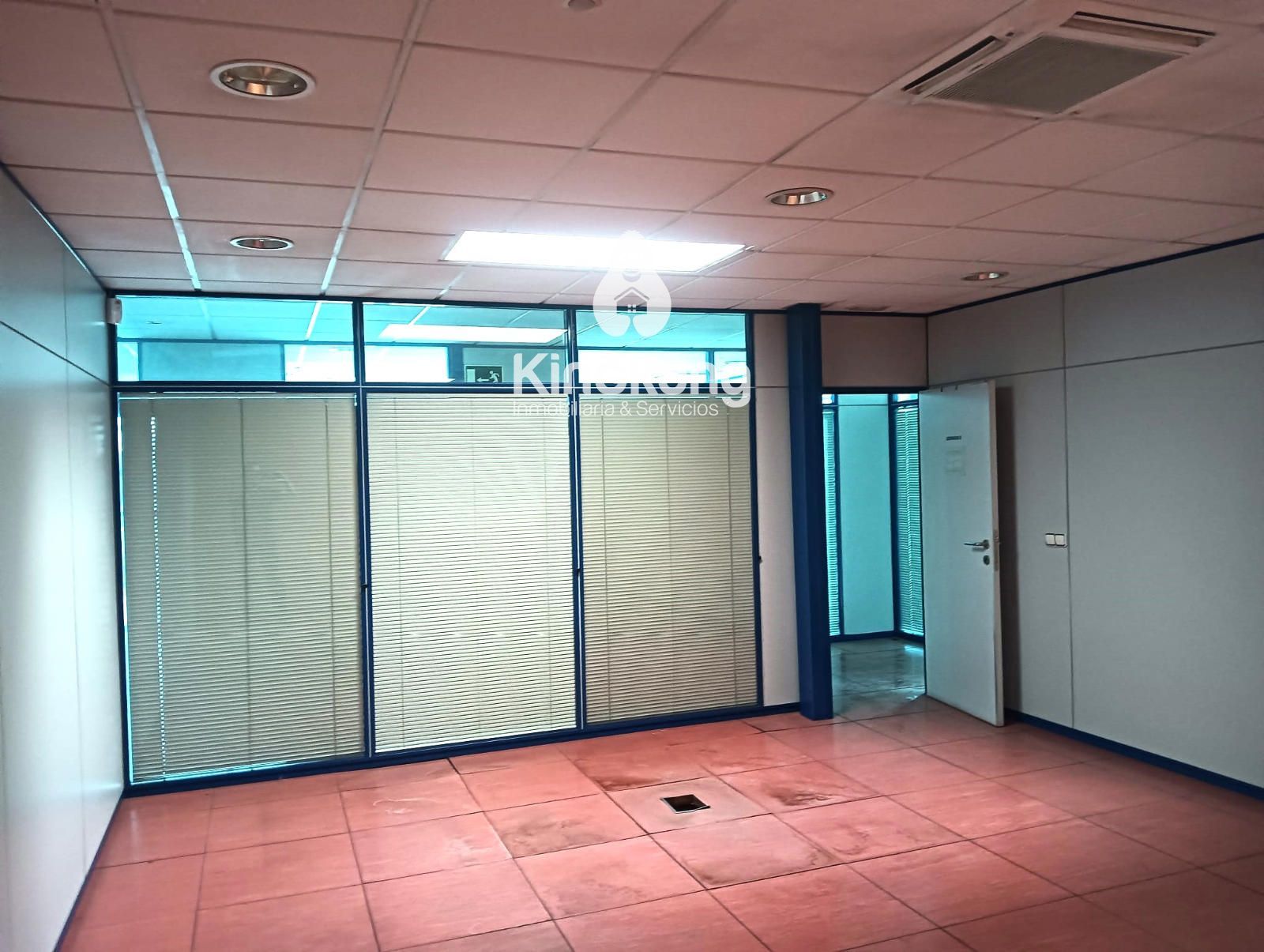 REPRESENTATIVE BUILDING FOR SALE IN TORREJÓN DE ARDOZ, MADRID. - Foto 24
