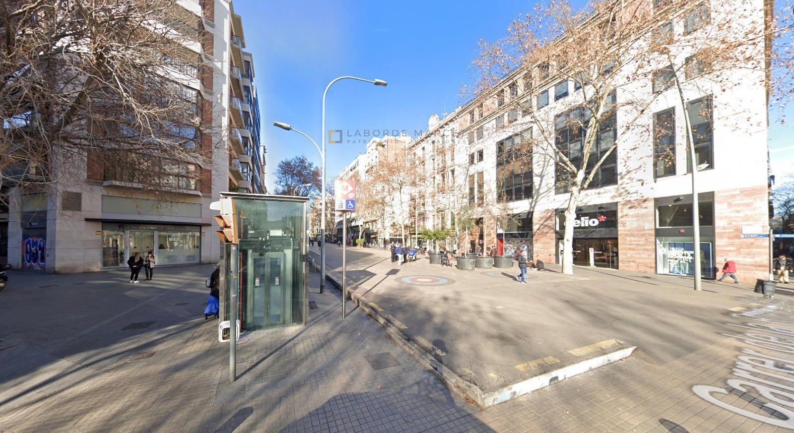 Local en rentabilidad en cerca de Arco de Triunfo – Barcelona