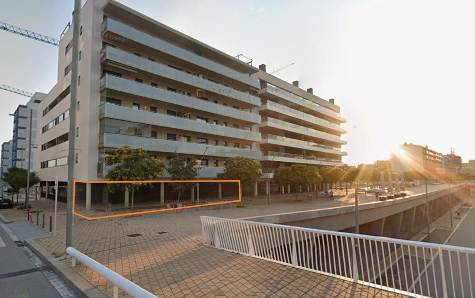 Local comercial en venta delante del Canal Marítimo de Badalona Local comercial en venta delante del Canal Marítimo de Badalona