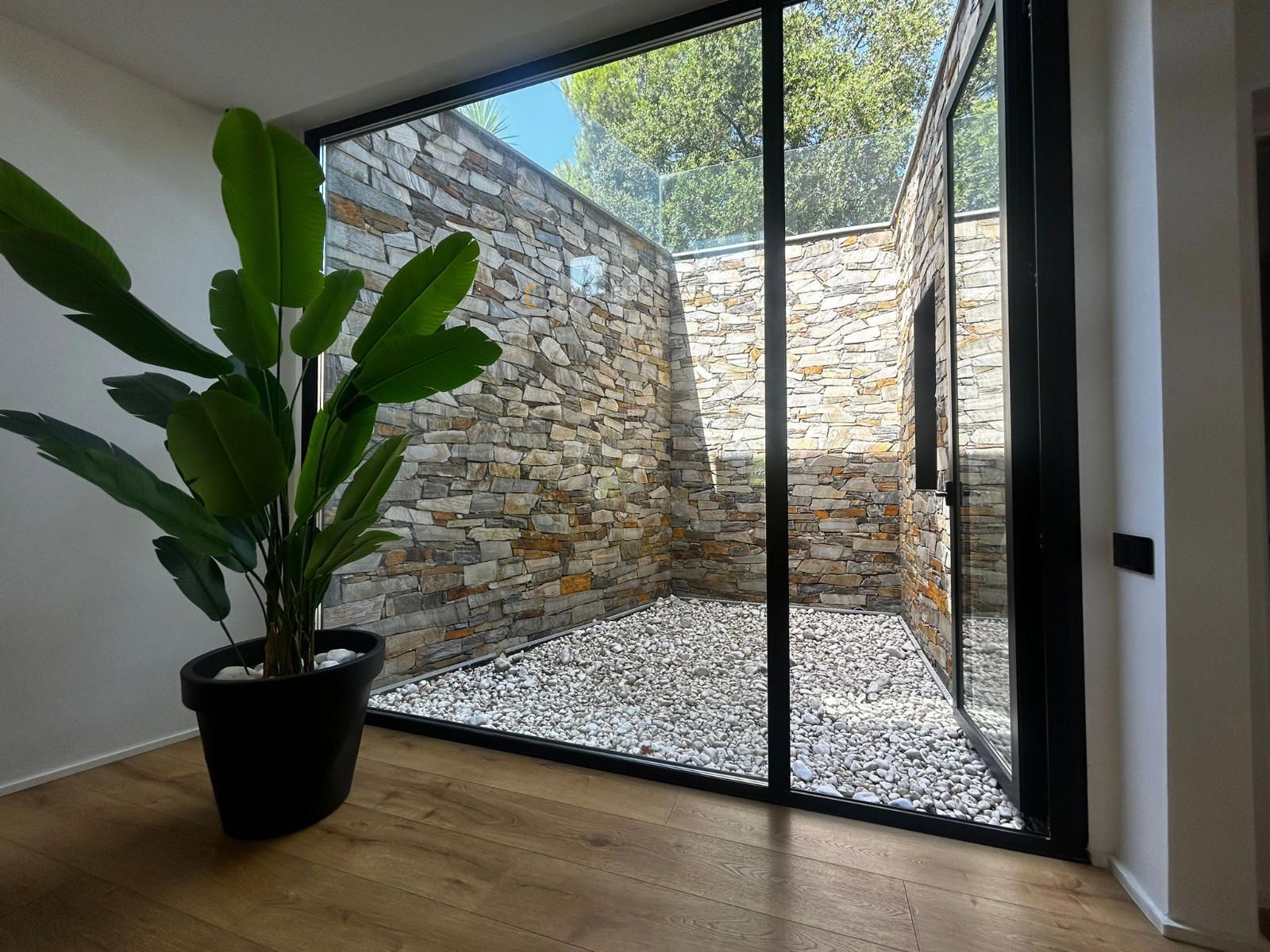 https://media.mobiliagestion.es/Portals/inmolabordemarcet/Images/8781/28212973.jpg