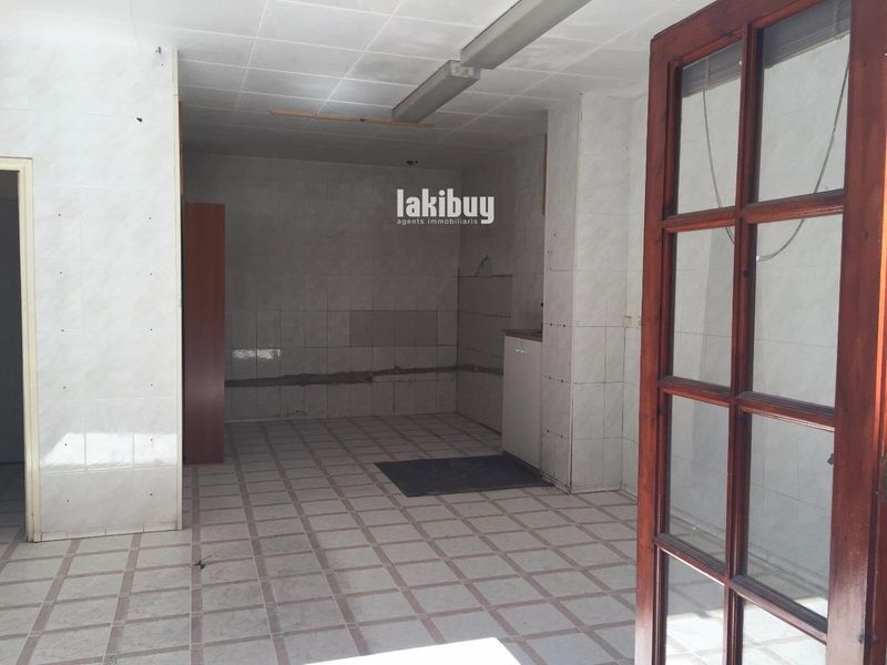 Local Comercial en lloguer Cervera, Lleida. Ref: 1076. LAKIBUY - AGENTS JURÍDICS IMMOBILIARIS