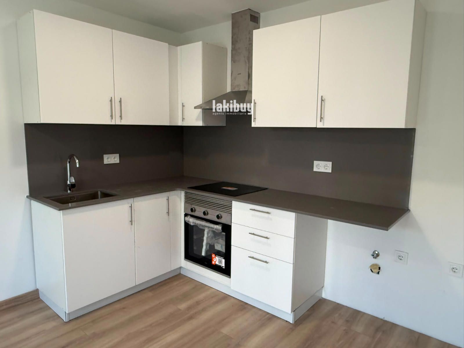PIS RENOVAT DE 2 HABITACIONS - Foto 1