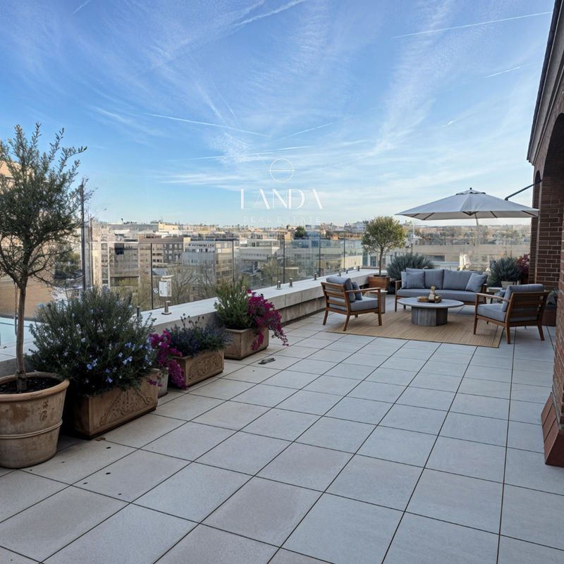 Ático en venta Madrid. Ref: 1115. Landa Real Estate