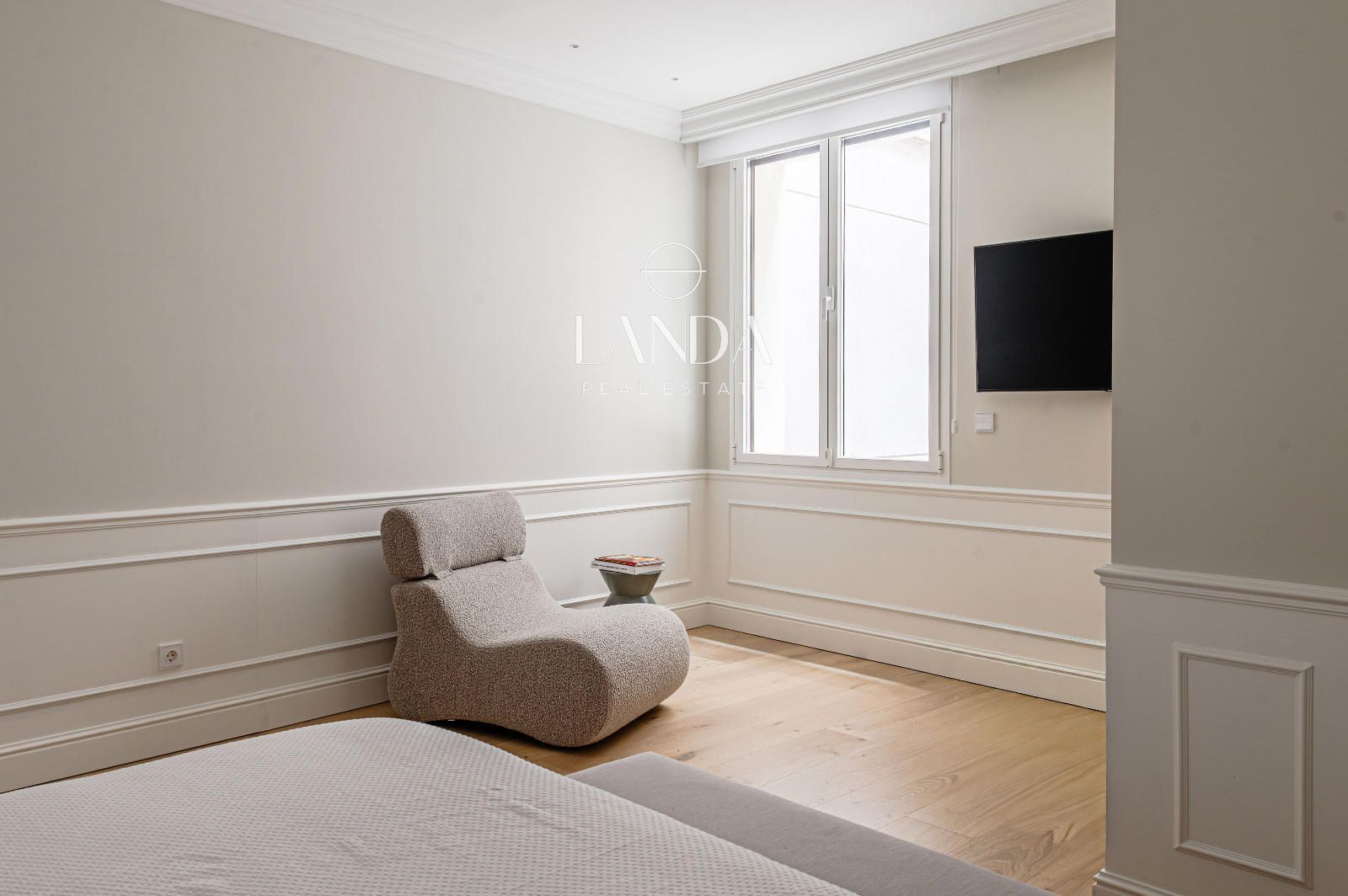 Dúplex en venta en Almagro, Madrid — 330 m², 3 suites, patio privativo - Foto 9