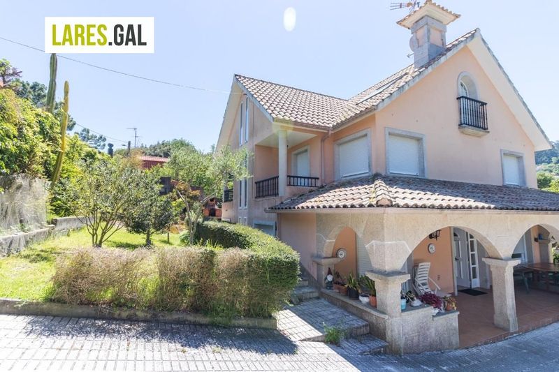 Detached villa en venda  en Cangas, Pontevedra . Ref: 3069. Lares Inmobiliaria