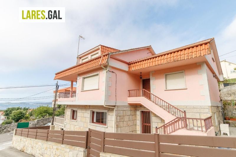 Casa en venda  en Cangas Do Morrazo, Pontevedra . Ref: 3119. Lares Inmobiliaria