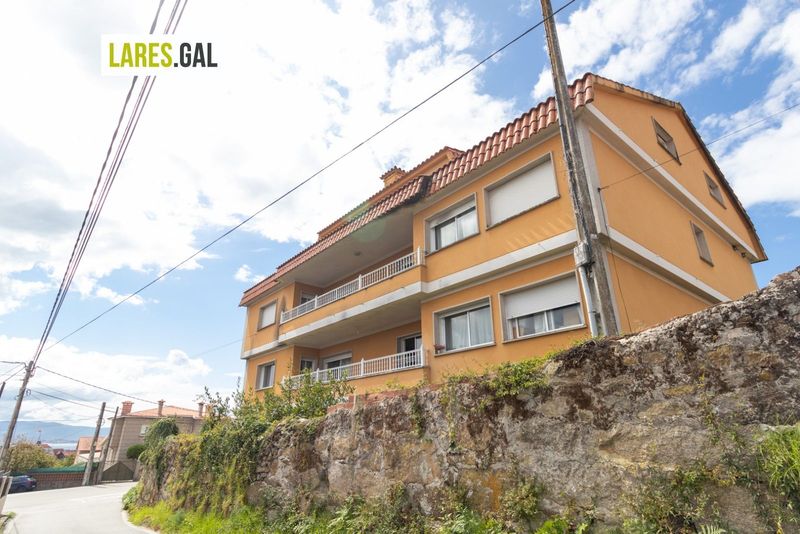 Townhouse for sale  in Cangas, Pontevedra . Ref: 3836. Lares Inmobiliaria