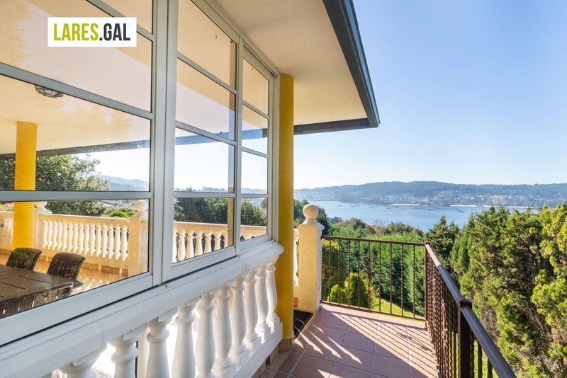 Detached villa for sale  in Cangas Do Morrazo, Pontevedra . Ref: 3851. Lares Inmobiliaria