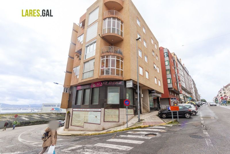 Comercial Premise for sale  in Cangas, Pontevedra . Ref: 3886. Lares Inmobiliaria