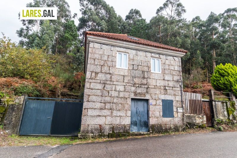 Casa en venda  en Cangas, Pontevedra . Ref: 4174. Lares Inmobiliaria