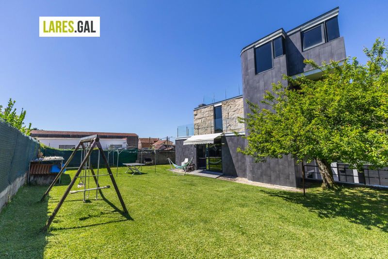 Detached villa for sale  in Cangas, Pontevedra . Ref: 4464. Lares Inmobiliaria