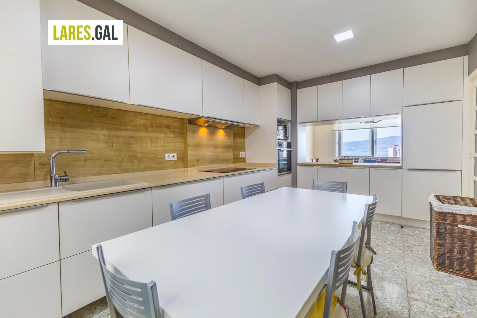 Piso en venta Vigo, Pontevedra. Ref: 4471. Lares Inmobiliaria