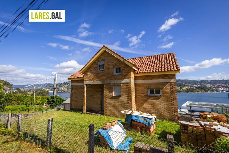 Chalet Independiente en venta  en Moaña, Pontevedra . Ref: 4573. Lares Inmobiliaria