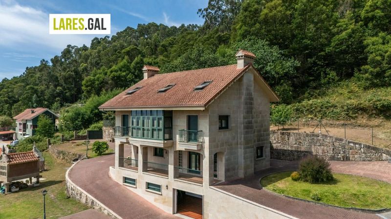 Casa en venta  en Cangas, Pontevedra . Ref: 4596. Lares Inmobiliaria