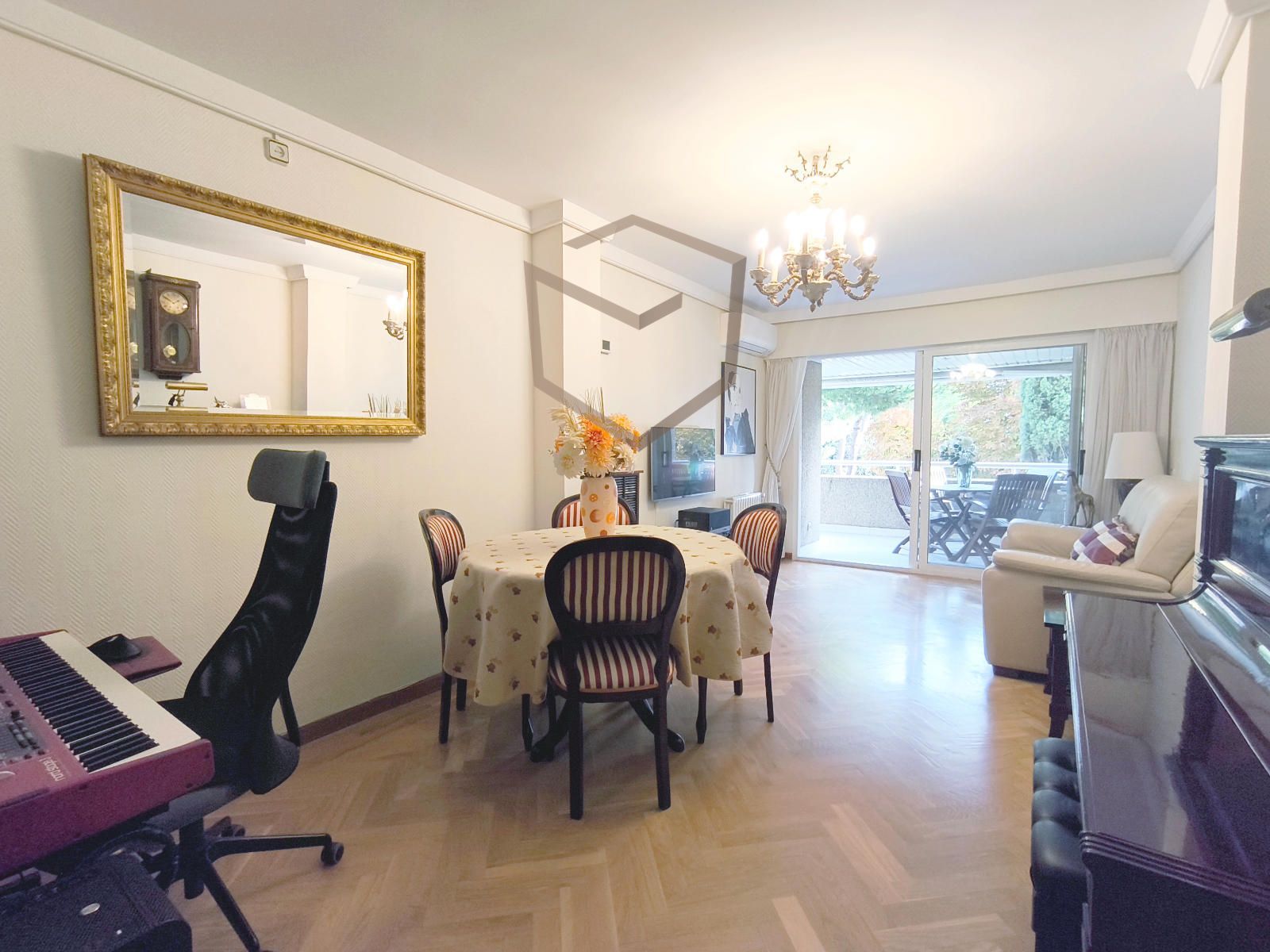 Flat for sale Pozuelo De Alarcón, Madrid. Ref: 5730. Level Real Estate