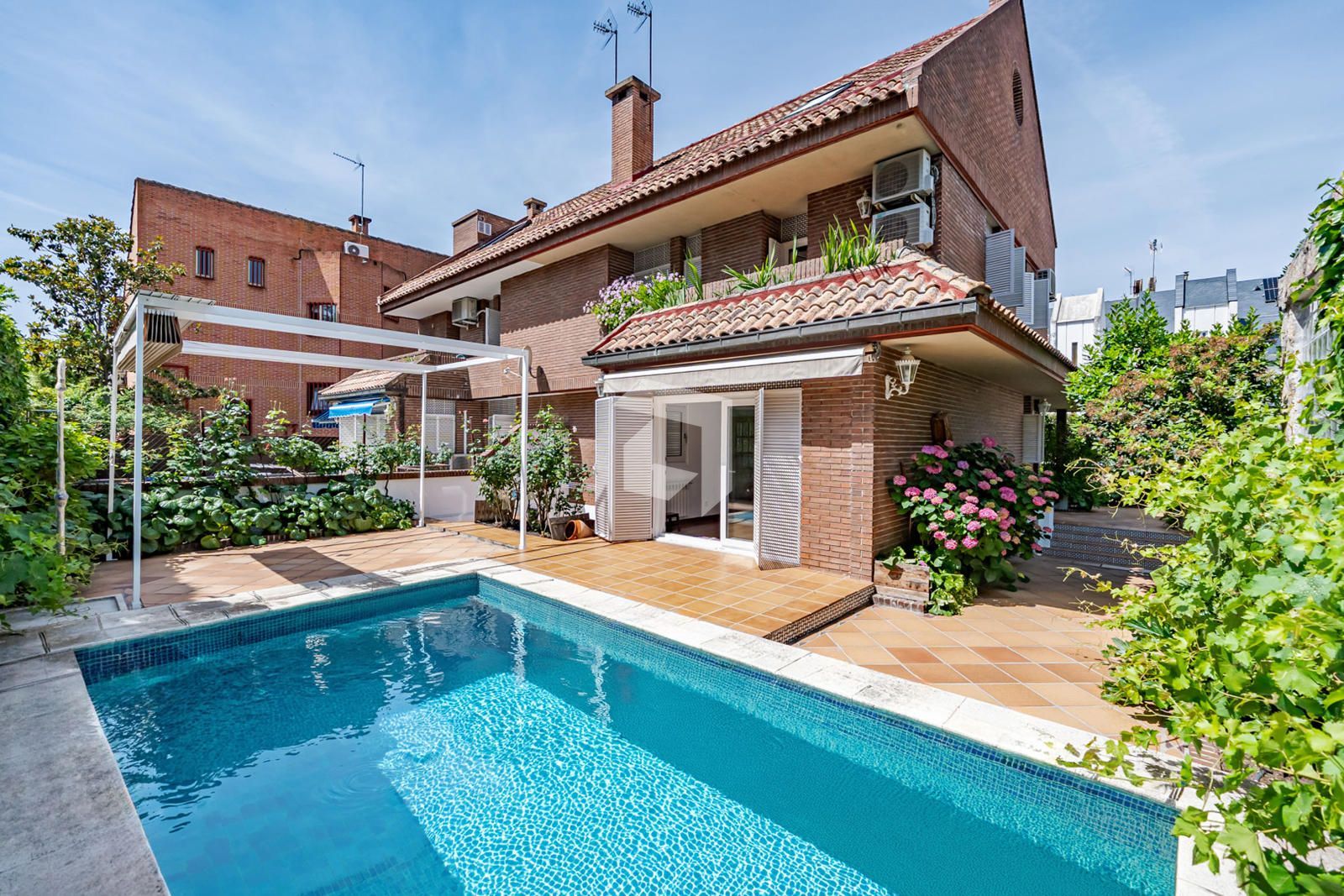 Townhouse for sale Pozuelo De Alarcón, Madrid. Ref: 7228. Level Real Estate