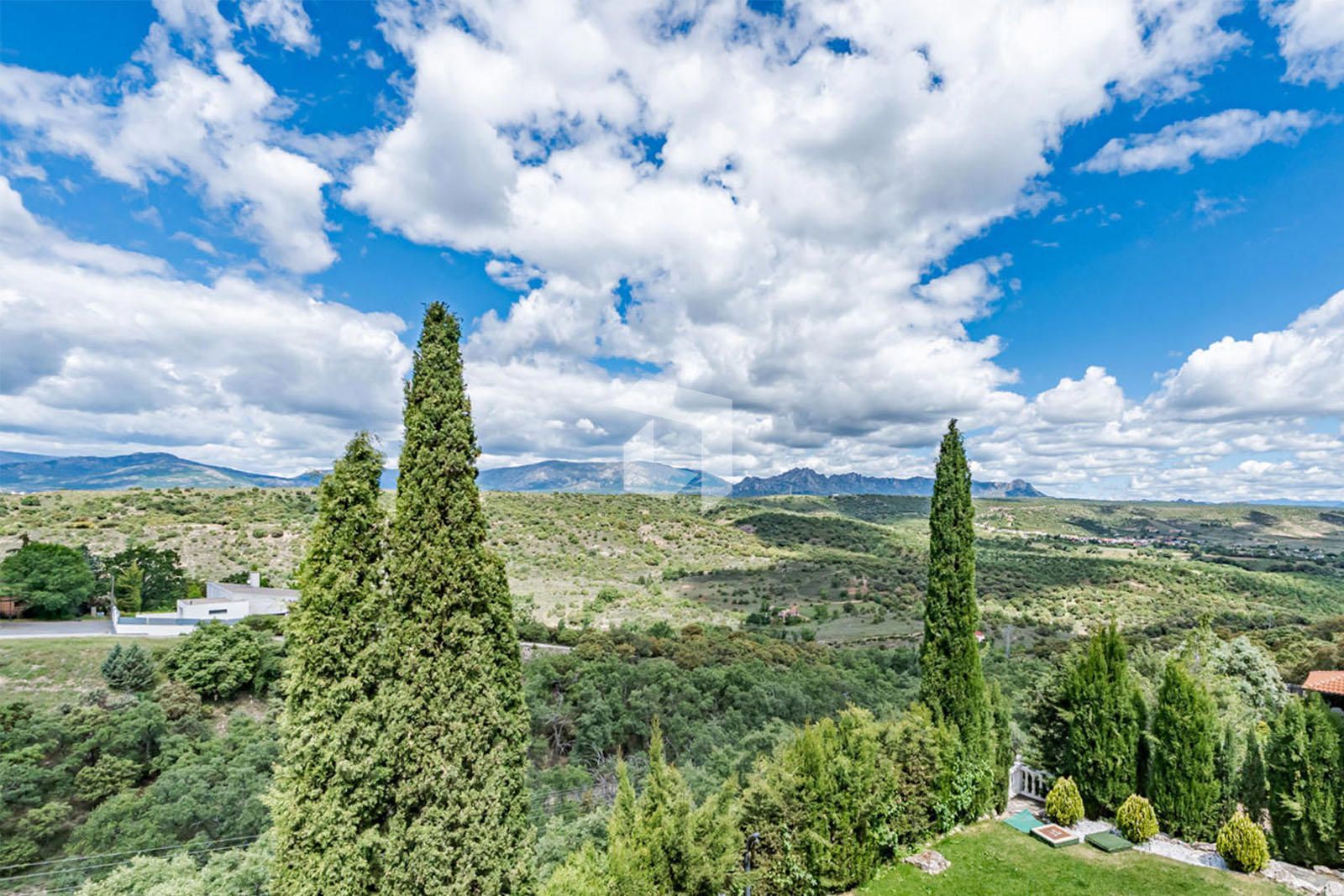 Chalet Independiente en venta Venturada, Madrid. Ref: 7232. Level Real Estate