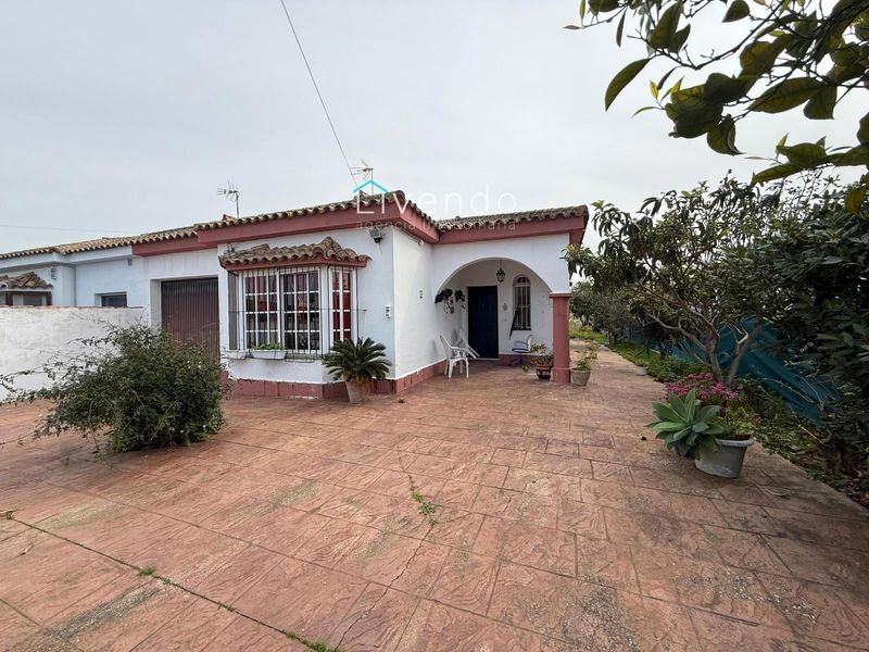 Freistehende Villa zu verkaufen Chiclana de la Frontera, Cádiz. Ref: 2375. Livendo Agencia Inmobiliaria