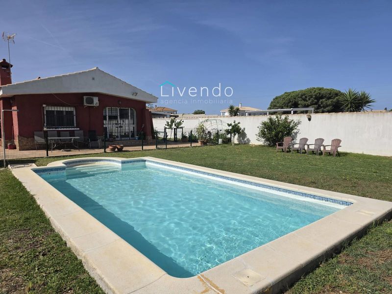 Detached Villa for sale Chiclana de la Frontera, Cádiz. Ref: 2505. Livendo Agencia Inmobiliaria