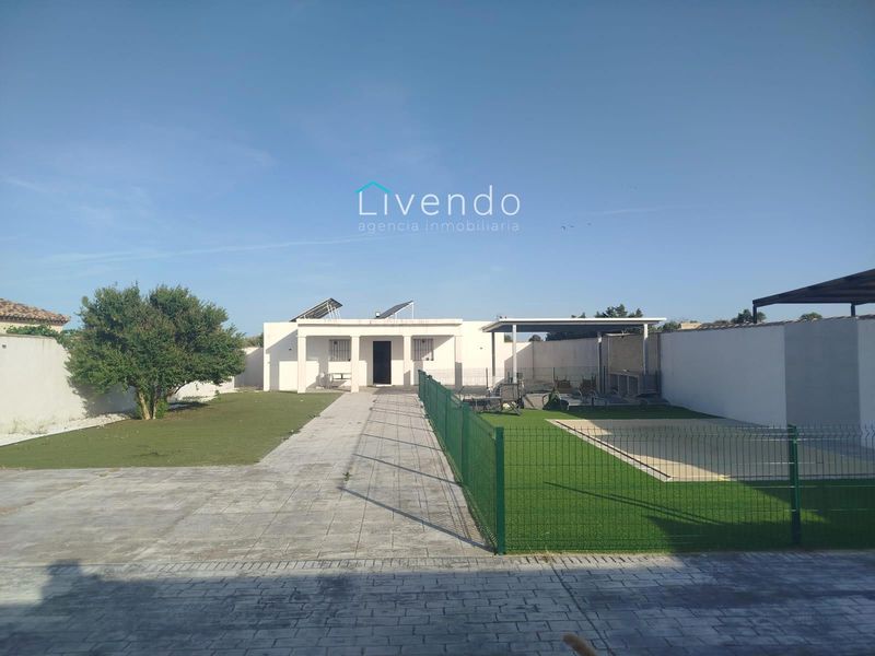 Detached Villa for sale Chiclana de la Frontera, Cádiz. Ref: 2602. Livendo Agencia Inmobiliaria