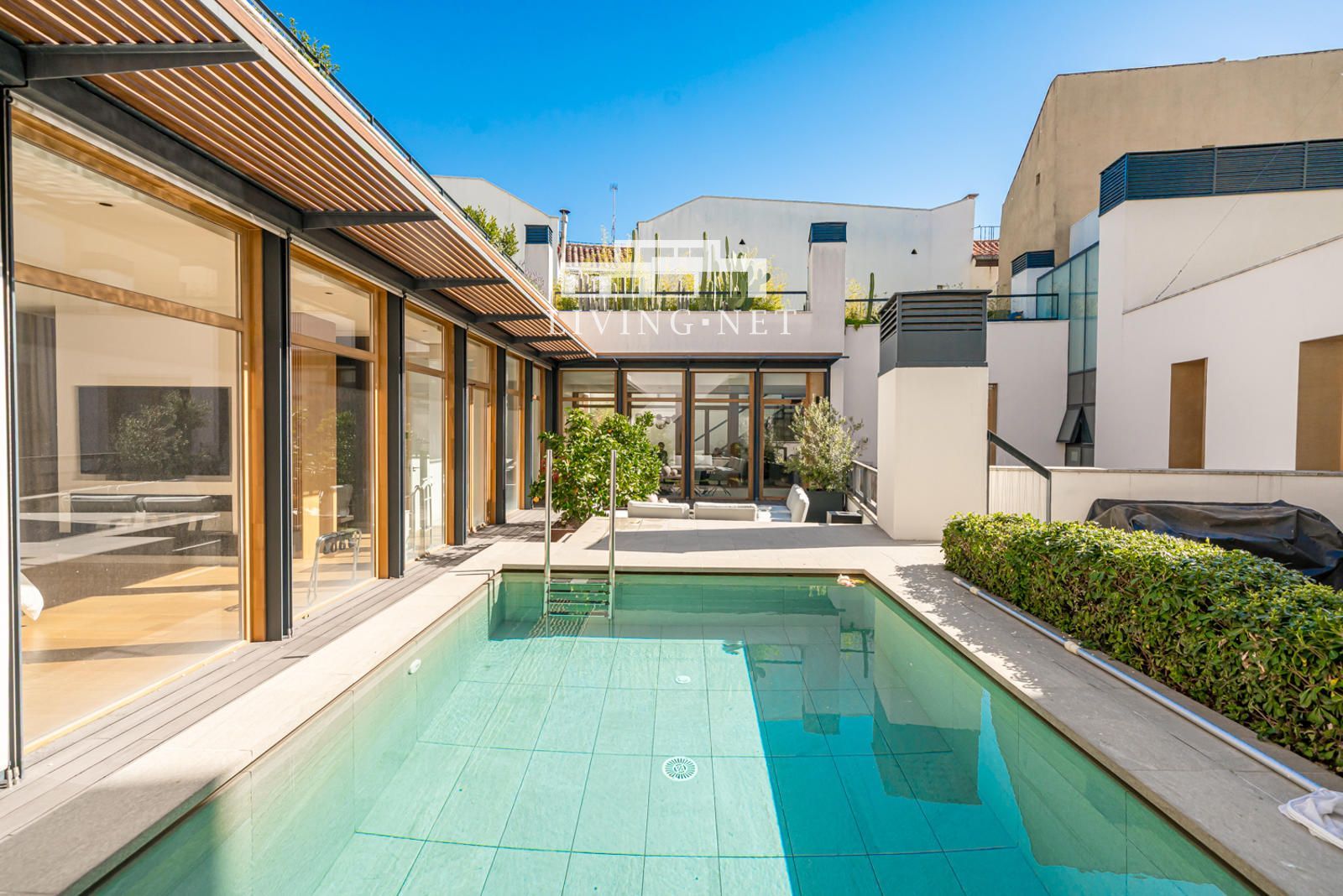 Duplex for sale Madrid. Ref: 2654. LIVINGNET