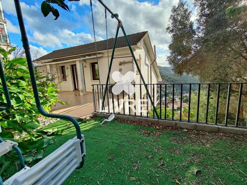 Casa en venta Torrelles De Llobregat, Barcelona. Ref: 1010. Livre Real Estate