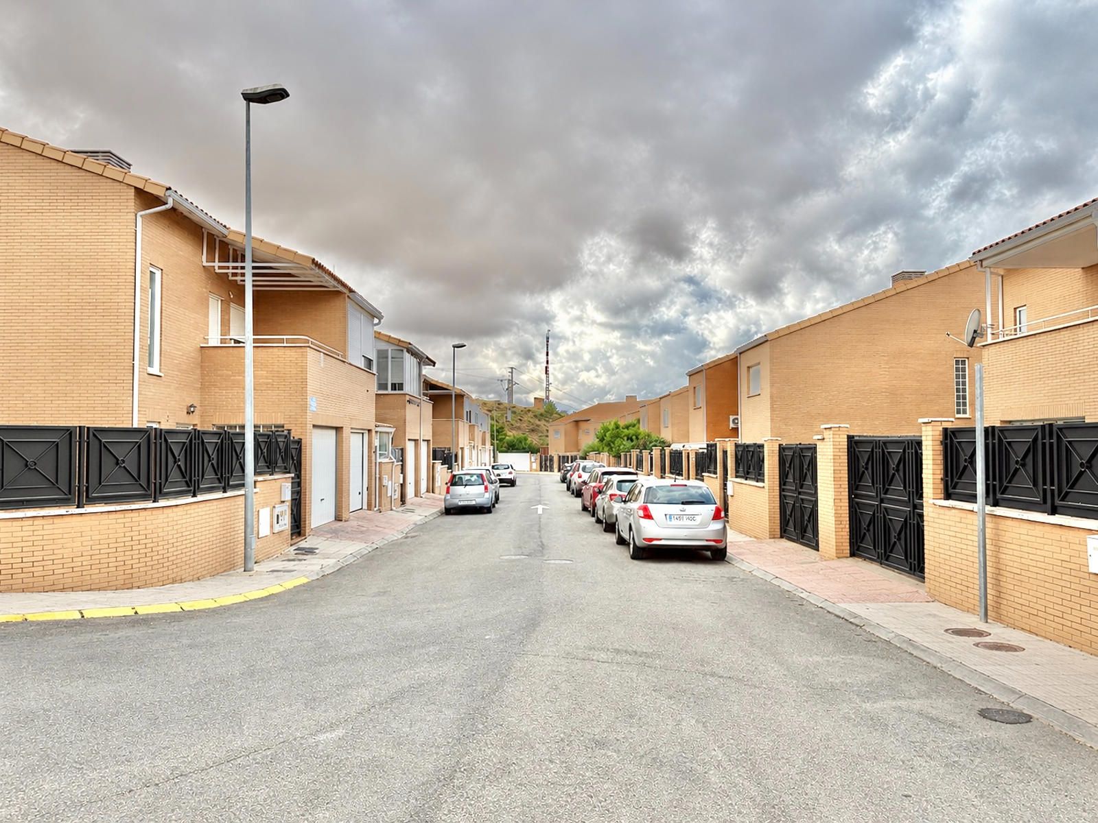 Chalet de esquina en Torija - Foto 2