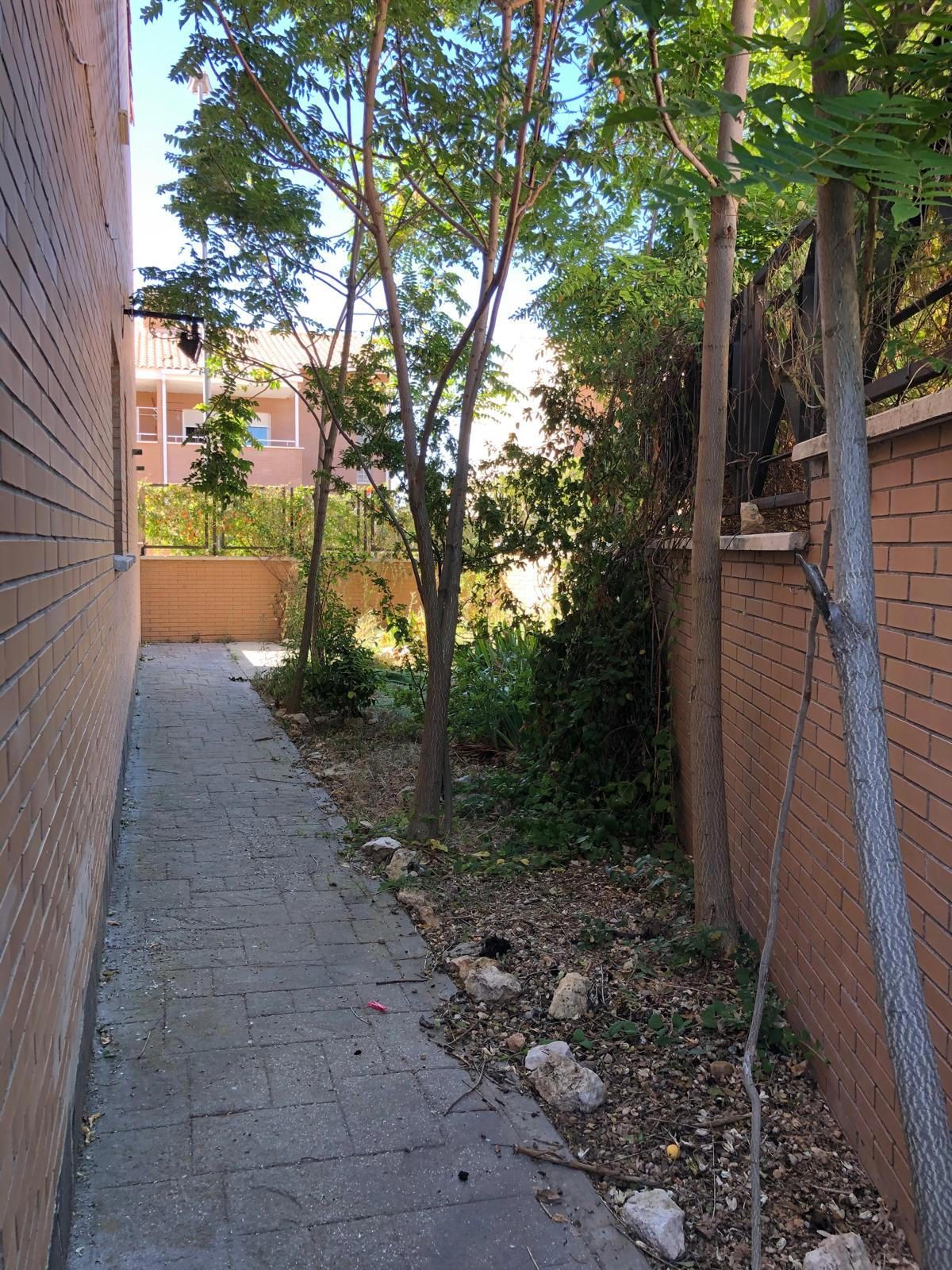 Chalet de esquina en Torija - Foto 8