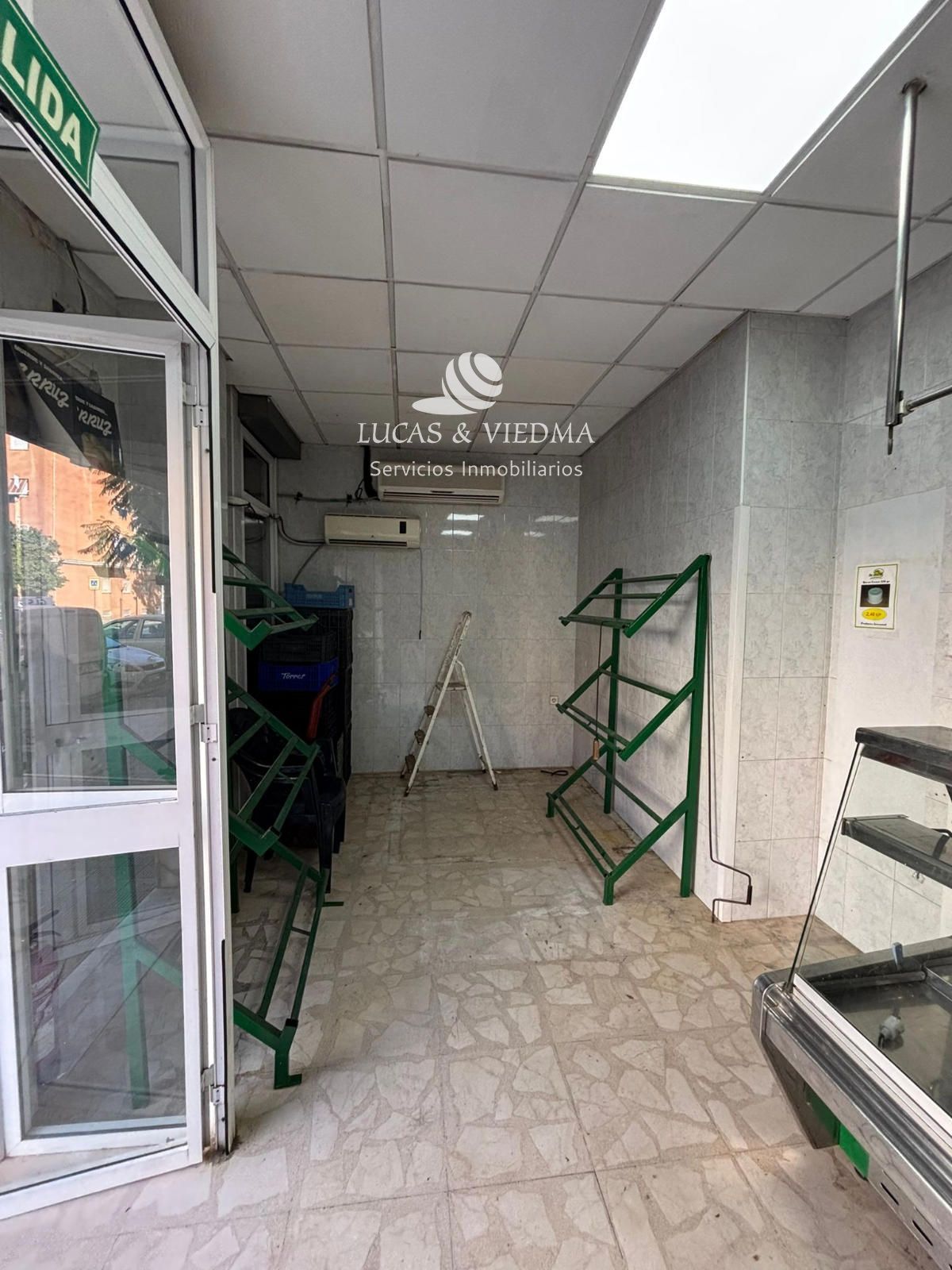 Local Comercial en alquiler Sevilla. Ref: 1280. LUCAS & VIEDMA Servicios Inmobiliarios