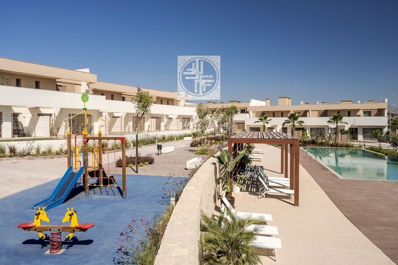 Adosado en venta Alicante/Alacant, Alicante. Ref: 1336. Lusika Real Estate