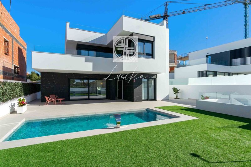 Chalet Independiente en venta Rojales, Alicante. Ref: 1600. Lusika Real Estate