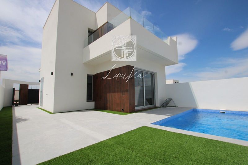 Chalet Independiente en venta San Fulgencio, Alicante. Ref: 1870. Lusika Real Estate