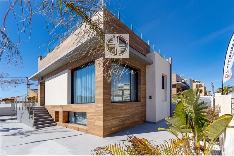 Chalet Independiente en venta Torrevieja, Alicante. Ref: 1874. Lusika Real Estate