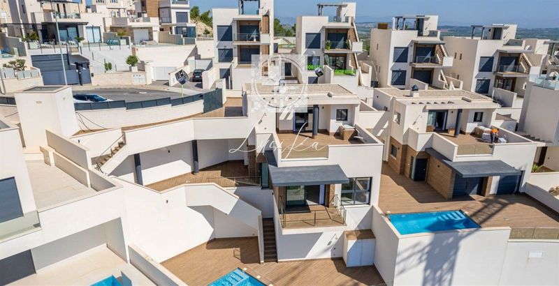 Chalet Independiente en venta San Miguel de Salinas, Alicante. Ref: 1924. Lusika Real Estate