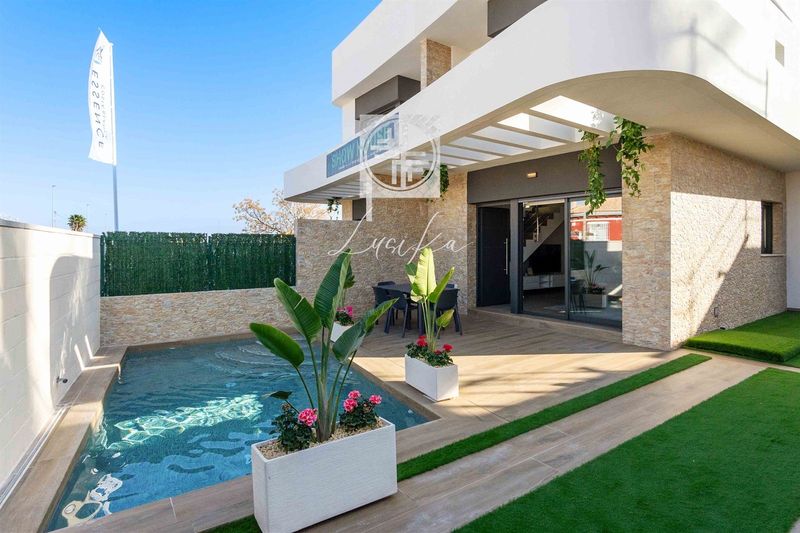 Chalet Independiente en venta Los Montesinos, Alicante. Ref: 1986. Lusika Real Estate