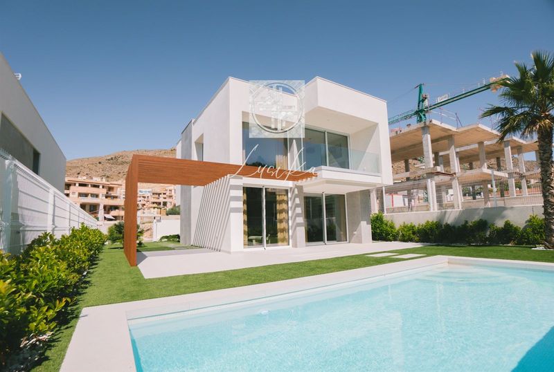 Chalet Independiente en venta Finestrat, Alicante. Ref: 2157. Lusika Real Estate